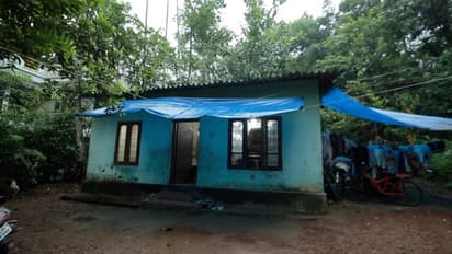 തനിയെ കത്തി തുണികളും പേപ്പറും, കാരണം കണ്ടെത്താനാവാതെ പൊലീസും കെഎസ്ഇബിയും, തിരുവനന്തപുരത്ത് ഭീതിയിൽ വീട്ടുകാർ