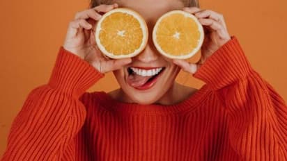 കണ്ണിന് ചുറ്റുമുള്ള കറുപ്പ് മാറാൻ ഡയറ്റില്‍ ഉള്‍പ്പെടുത്താം ഈ എട്ട് ഭക്ഷണങ്ങള്‍... 