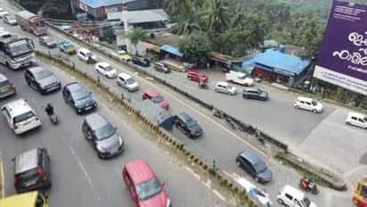 താമരശേരി ചുരത്തിലെ ഗതാഗതക്കുരുക്ക്; പ്രായോഗിക പരിഹാരം കണ്ടേ തീരൂവെന്ന് മനുഷ്യാവകാശ കമ്മീഷൻ