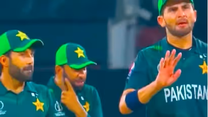 Who is Iftikhar Ahmed talking to? Mysterious WC video of Pakistan star leaves internet puzzled (WATCH)