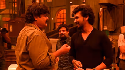 டெலிடெட் சீனை வெளியிட்டு... லோகேஷ் முட்டு கொடுப்பதாக கிண்டலடித்தவர்களுக்கு நெத்தியடி ரிப்ளை கொடுத்த லியோ டீம்