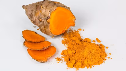 Exfoliation to Moisturization: 7 skin benefits of Turmeric