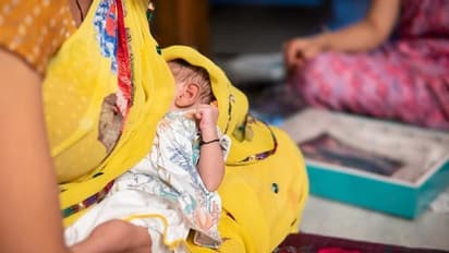 ಎದೆಹಾಲು ಕುಡಿಸುವಾಗಲೇ ಬಡಿದ ಸಿಡಿಲು, ಒಂದು ಕಿವಿ ಕಿವುಡು!