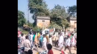 karnataka farmers హైద్రాబాద్ ఇందిరా పార్క్ వద్ద ధర్నా: అడ్డుకున్న కాంగ్రెస్ కార్యకర్తలు