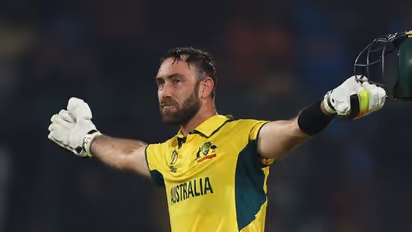 ധോണിയും കോലിയും പിറകില്! ഏകദിനത്തില് റെക്കോര്ഡ് തിരുത്തികുറിച്ച് മാക്സ്വെല്; പാക് താരത്തിനും രക്ഷയില്ല