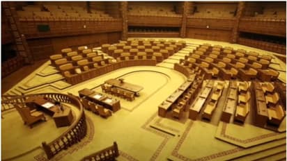 'മുഖ്യമന്ത്രി'യായി ഗൗരിപ്രിയ, ഷില്പ 'പ്രതിപക്ഷ നേതാവ്'; വാദപ്രതിവാദങ്ങളും ചൂടന് ചര്ച്ചകളുമായി മാതൃകാ നിയമസഭ