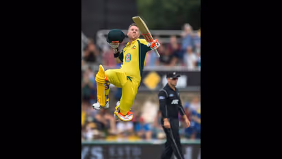 ഓസീസ് കുപ്പായത്തില് 'ആകാശ പഞ്ച്' ഇനിയില്ല; ഡേവിഡ് വാര്ണര് വിരമിച്ചു