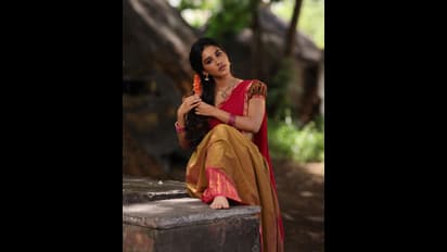 ಕೆಂಪು ದಾವಣಿಯಲ್ಲಿ ಮಿಂಚಿದ ವಜ್ರಕಾಯ ಬೆಡಗಿ: Nabha Natesh ನಾಚಿಕೆಗೆ ಫಿದಾ ಆದ ಪಡ್ಡೆಹೈಕ್ಳು!