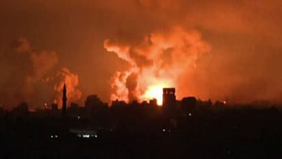 ഗാസ നഗരത്തിൽ ഉടനീളം കനത്ത വ്യോമാക്രമണം, മൊബൈൽ, ഇൻറർനെറ്റ് സംവിധാനങ്ങൾ തകര്ന്നു, കരയുദ്ധം ശക്തമാക്കുന്നു