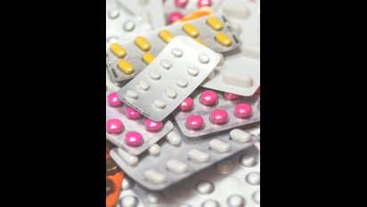 యాంటి బయోటిక్ ఫిక్స్డ్ డోస్ కాంబినేషన్ డ్రగ్స్ : భారత్లో 70 శాతం అమ్మకాలు అనుమతి లేకుండానే , ఓ అధ్యయనం