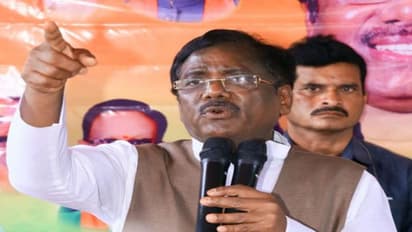 కాంగ్రెస్ నేతలే సంపన్నులు: వివేక్ టాప్, ఆ తర్వాతి స్థానాల్లో పొంగులేటి, కోమటిరెడ్డి