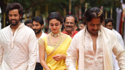 திருமணமாகி மூன்றே மாதத்தில்.. அர்ஜூன் - தம்பி ராமையா வீட்டில் விசேஷம்.. குடும்பத்துடன் சாமி தரிசனம்..