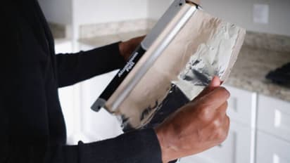 வெள்ளியை சுத்தம் செய்ய அலுமினியம் ஃபாயிலை இப்படி யூஸ் பண்ணுங்க..!!