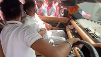 అంబులెన్స్ లో వెళ్లి కొత్త ప్రభాకర్ రెడ్డి నామినేషన్...