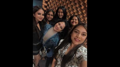 GST ಟೀಮ್ ಫೋಟೋಸ್ ಹಂಚಿಕೊಂಡ Niveditha Gowda: ಫೋಟೋಗಳಿಗೆ ಫಿಲ್ಟರ್ ಬಳಸಬೇಡಿ ಅನ್ನೋದಾ!