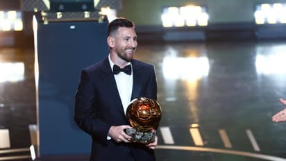 Ballon d'Or Award: 8ஆவது முறையாக சிறந்த கால்பந்து வீரருக்கான பலோன் டி ஆர் விருது வென்ற மெஸ்ஸி!