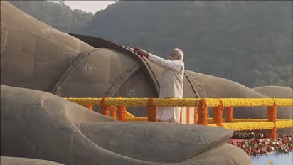 National Unity Day: PM Modi pays floral tribute to Sardar Vallabhbhai Patel at Statue of Unity | WATCH