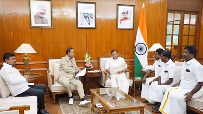 மீனவர்கள் கைது: இலங்கையுடன் பேசி வரும் மத்திய அரசு - டிஆர் பாலுவிடம் அமைச்சர் தகவல்!