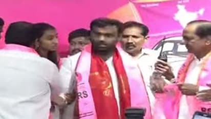 బీఆర్ఎస్లో చేరిన నాగం జనార్ధన్ రెడ్డి, విష్ణువర్ధన్ రెడ్డి: గులాబీ కండువా కప్పి ఆహ్వానించిన కేసీఆర్