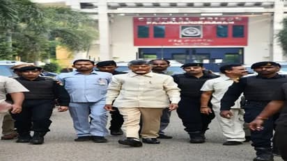 రాజమండ్రి జైలు నుండి బాబు విడుదల:53 రోజుల తర్వాత జైలు నుండి బయటకు