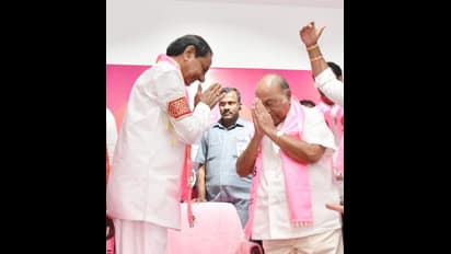 పాలమూరులో 14 సీట్లు గెలవాలి: నాగం మంచి స్నేహితుడన్న కేసీఆర్