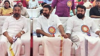 ഇതിഹാസങ്ങള് ഒറ്റ ഫ്രൈമില്; വൈറലായി 'കേരളീയം' വേദിയിലെ ചിത്രം