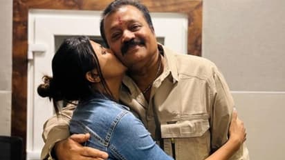 'ഹൃദയത്തിൽ എപ്പോഴും'; സുരേഷ് ​ഗോപിക്ക് സ്നേഹ ചുംബനമേകി ശ്രീവിദ്യ, പോസ്റ്റിന് വിമർശനം