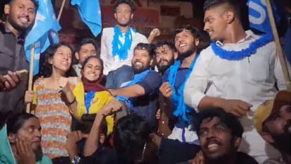 'വിക്ടോറിയൻ കാറ്റിനും ഇനി പറയാനുള്ളത് കെഎസ്യു ഗാഥ'; ഭിന്നശേഷിക്കാരനായ ജനറൽ ക്യാപ്റ്റനെ തോളിലേറ്റി ഷാഫി