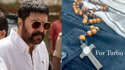 മുണ്ടിനൊപ്പം ഡെനിം ഷര്ട്ട്, കഴുത്തില് കൊന്ത; 'ടര്ബോ'യില് മമ്മൂട്ടിയുടെ ലുക്ക് തീരുമാനിച്ചു