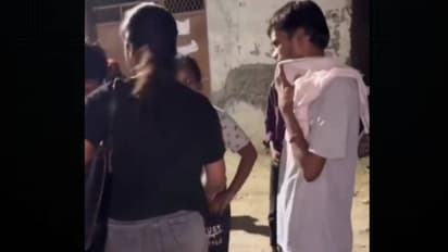 ഗുഡ് ടച്ചല്ല, ഇത് ബാഡ് ടച്ച്; ആൺകുട്ടി തന്റെ നെഞ്ചത്ത് പിടിച്ചുതള്ളിയെന്ന് യുവതി, ന്യായീകരിച്ച് കുടുംബം