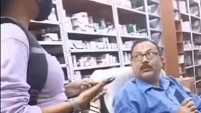 ജോലി രാജിവെച്ച ജീവനക്കാരിക്ക് ശമ്പളം നൽകാൻ തയ്യാറാവാതെ സ്ഥാപനമുടമ, വീഡിയോ വൈറൽ