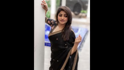 ನಿಮ್ಮನ್ನ ಈ ಲುಕ್‌ನಲ್ಲಿ ನೋಡುತ್ತಿದ್ರೆ... ಪಡ್ಡೆಹೈಕ್ಳ ಎದೆಯಲ್ಲಿ ಪ್ರೀತಿಯ ಕಿಚ್ಚು ಹಚ್ಚಿದ ರಚ್ಚು!