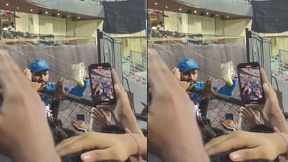 India vs Sri Lanka: இளம் ரசிகருக்கு தனது ஷூவை பரிசாக அளித்த ரோகித் சர்மா – வைரலாகும் வீடியோ!