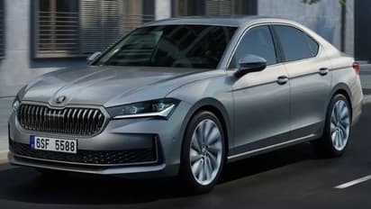இந்த பிரீமியம் செடான் எப்படி இருக்கு..? உலக மார்க்கெட்டில் அறிமுகமான Skoda Superb - விலை மற்றும் ஸ்பெக்ஸ் இதோ!