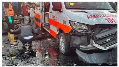 പരിക്കേറ്റവരെ ആശുപത്രിയിലേക്ക് മാറ്റുന്ന ആംബുലൻസിന് നേരെയും ഇസ്രയേൽ ആക്രമണം, കുട്ടികളടക്കം 15 മരണം