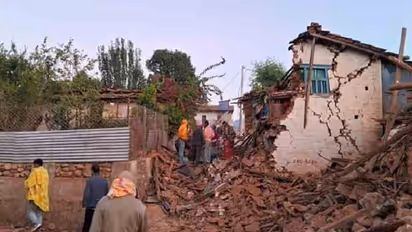 Nepal Earthquake: भूकंप से नेपाल में भारी तबाही, 128 से ज्यादा लोगों की मौत-1000 घायल