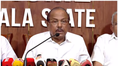 ലോക കേരളസഭയേക്കാൾ മികച്ച പ്രവർത്തനം കെഎംസിസി നടത്തുന്നു: കുഞ്ഞാലിക്കുട്ടി