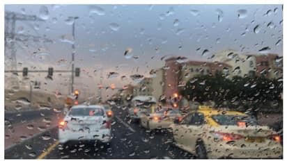 യുഎഇയില് കനത്ത മഴ, ആലിപ്പഴവര്ഷം; ഓറഞ്ച്, യെല്ലോ അലര്ട്ടുകള് പ്രഖ്യാപിച്ചു