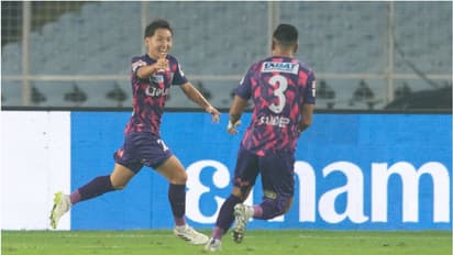 ഈസ്റ്റ് ബംഗാളിനെ മറികടന്ന് കേരള ബ്ലാസ്റ്റേഴ്‌സ്! പോയിന്റ് പട്ടികയില്‍ കൊമ്പന്മാര്‍ ഒന്നാമത്