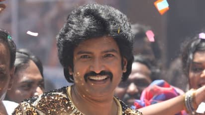 சந்தானத்தின் பில்டப் ஒர்க் அவுட் ஆனதா? இல்லையா? 80ஸ் பில்டப் படத்தின் விமர்சனம் இதோ