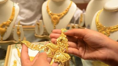 സ്വര്ണവില റെക്കോര്ഡില്; ചരിത്രത്തില് ആദ്യമായി പവന് അമ്പതിനായിരം കടന്നു