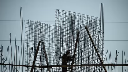 Israel's construction sector eyes replacing Palestinian employees with up to 100,000 Indian workers (WATCH)