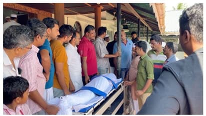 ജുമാ മസ്ജിദിന്റെ കാരുണ്യക്കരങ്ങൾ, യുവതിയുടെ കണ്ണീരിനറുതി; കൊച്ചിയിൽ അതിഥി തൊഴിലാളിയുടെ മൃതദേഹം സംസ്കരിച്ചു