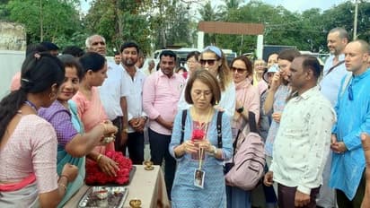 ತಲಕಾಡಿನಲ್ಲಿ ವಿದೇಶಿಗರಿಂದ ಗ್ರಾಮ ದರ್ಶನ