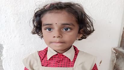 ಕಲಬುರಗಿ: ಎಲ್ಕೆಜಿ ವಿದ್ಯಾರ್ಥಿನಿಯನ್ನು ಬಸ್ಸಿಂದ ಇಳಿಸಿ ಕಂಡಕ್ಟರ್ ಅಮಾನವೀಯತೆ