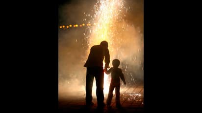 தமிழகத்தில் தீபாவளி பட்டாசு எந்த நேரத்தில் வெடிக்கலாம்.? கட்டுப்பாடுகள் என்ன.? வெளியான அறிவிப்பு