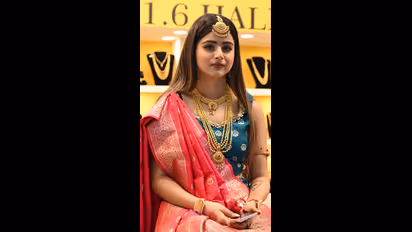 బంగారం పెట్టుకుంటే బోలెడు లాభాలు.. కానీ ఇలా ధరిస్తేనే ప్రయోజనం..!