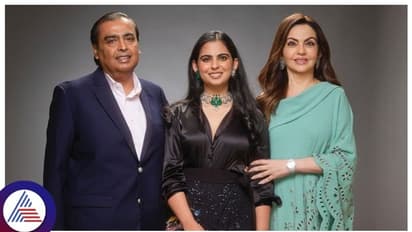 ಜಿಯೋ ಮಾಲ್‌ ಓಪನಿಂಗ್‌ ವೇಳೆ ಬೇರೆ ಬೇರೆ ಕಿವಿಯೋಲೆ ಧರಿಸಿ ಸುದ್ದಿಯಾದ ಇಶಾ ಅಂಬಾನಿ 