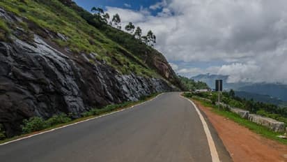 'ഇനിയൊരു ഉത്തരവ് ഉണ്ടാകുന്നതുവരെ രാത്രിയാത്ര നിരോധനം', ഗതാഗതം നിരോധിച്ചത് ഉടുമ്പൻചോല മുതൽ ചേരിയാർ വരെ