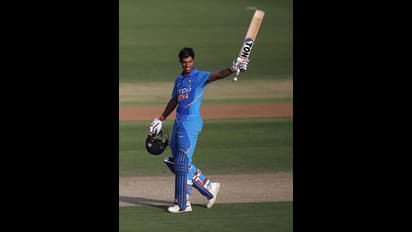 SA vs IND 3rd ODI: వన్డేల్లో తొలి ఆఫ్ సెంచరీ కొట్టిన తిలక్ వర్మ..